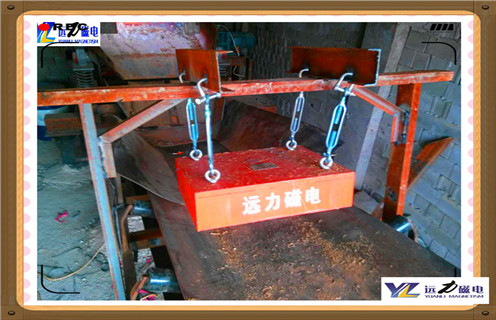 始終觀察懸掛式除鐵器電壓表和電流表的讀數(shù)是否正常 始終觀察懸掛式除鐵器電壓表和電流表的讀數(shù)是否正常