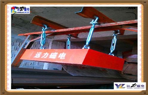 永磁除鐵器，云南懸掛式永磁除鐵器廠參數(shù)_內部磁塊安裝方法_云南懸掛式永磁除鐵器廠型號價格 